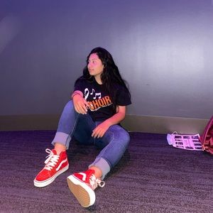 Meet your Posher, Ester